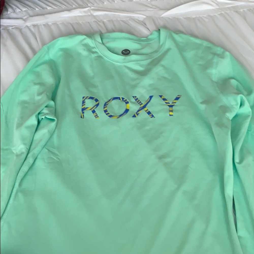 COPY - Roxy surf shirt